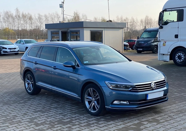 Volkswagen Passat cena 30900 przebieg: 232182, rok produkcji 2015 z Łapy małe 379